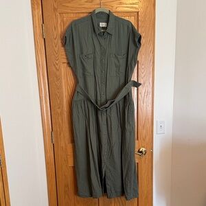 Universal Thread Forest Green Midi Dress